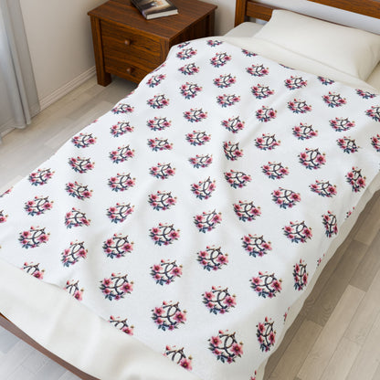 Celtic Knot Floral Velveteen Plush Blanket | Cozy Floral Throw, Soft Home Decor, Perfect for Gifts, Cozy Nights, Warm Decor - Celtic Scents