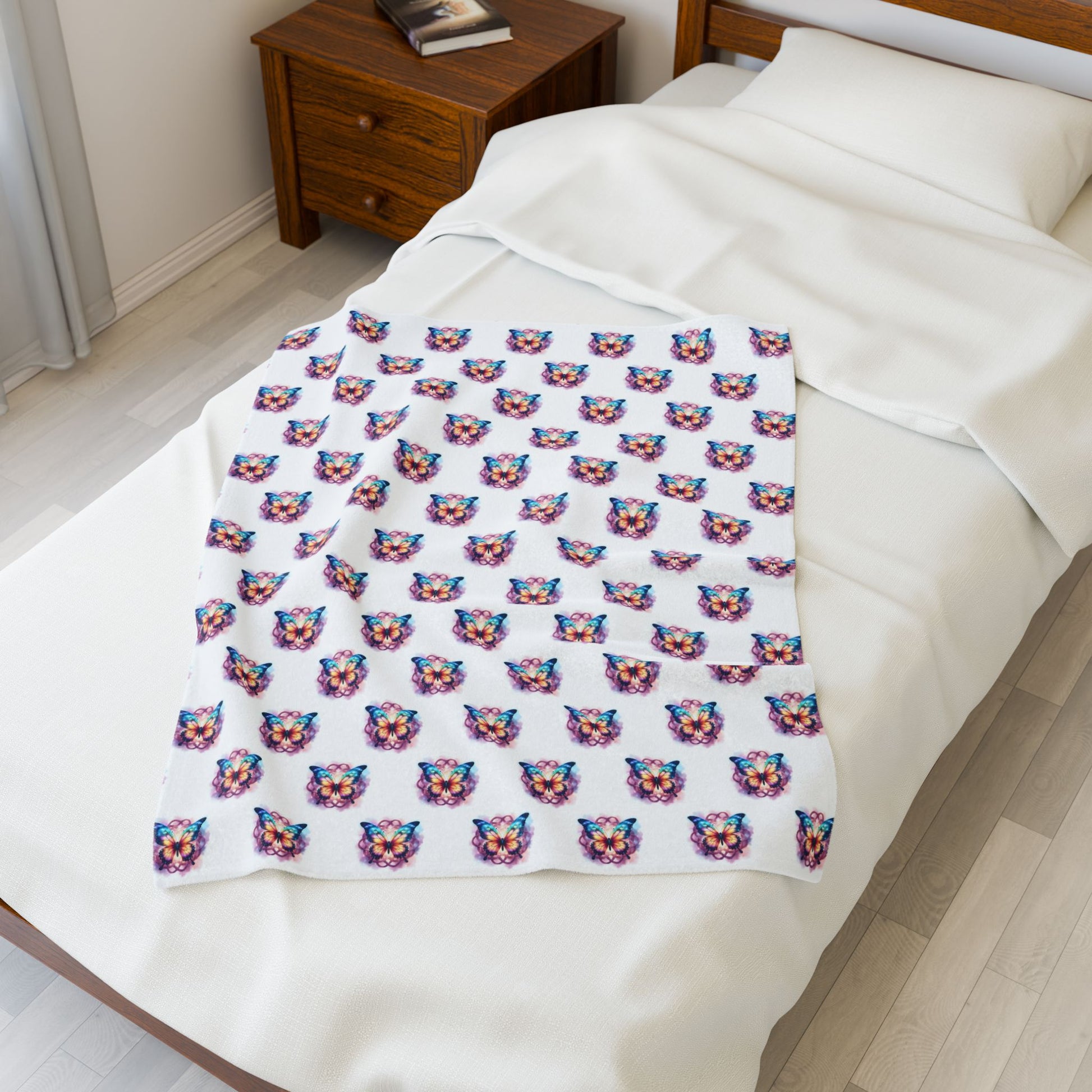 Cozy Butterfly Patterned Velveteen Plush Blanket, Soft Throw for Home Decor, Perfect Gift for Butterfly Lovers, Warm Snuggle Blanket - Celtic Scents