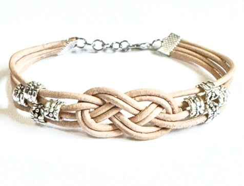 Celtic Knot Leather Bracelet for Elegance